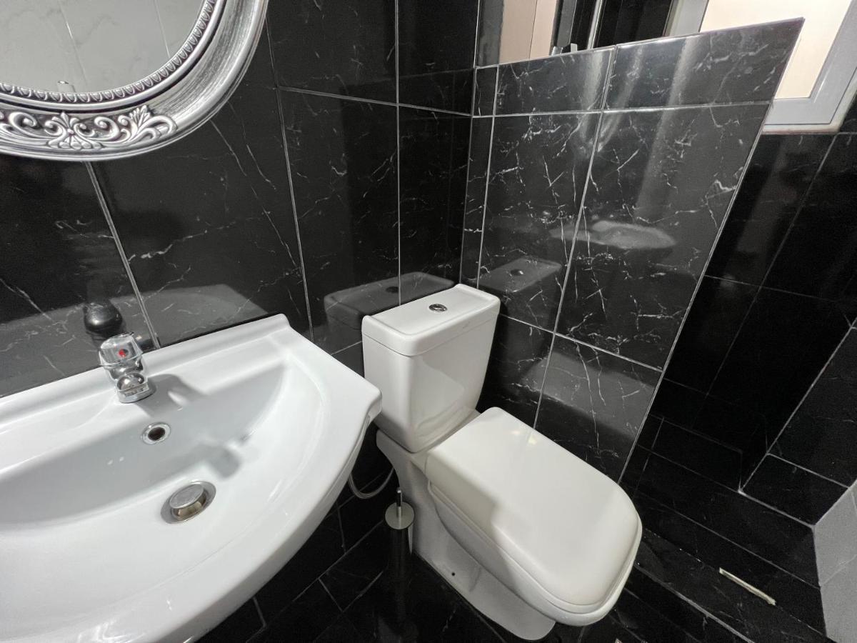 Beautiful With Private Yard Apartment Athens
