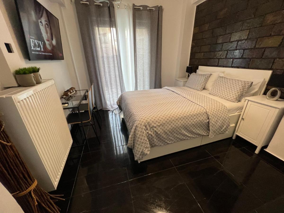Apartment Beautiful With Private Yard *