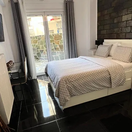 Beautiful Studio With Private Yard Athens Exterior photo
