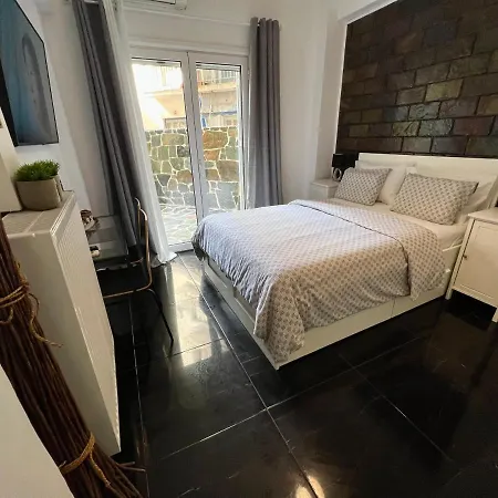 Beautiful Studio With Private Yard Athens Exterior photo