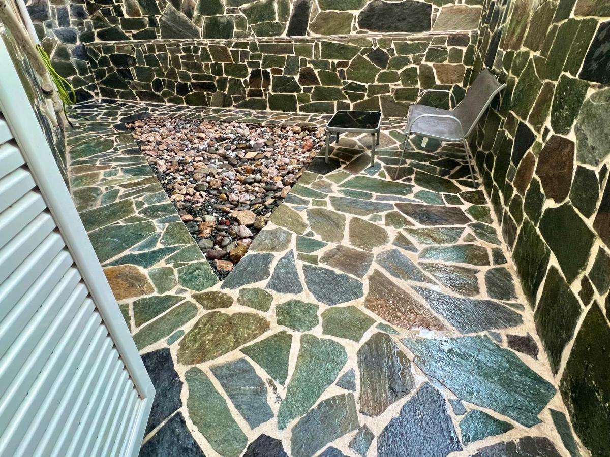 Beautiful With Private Yard Appartamento